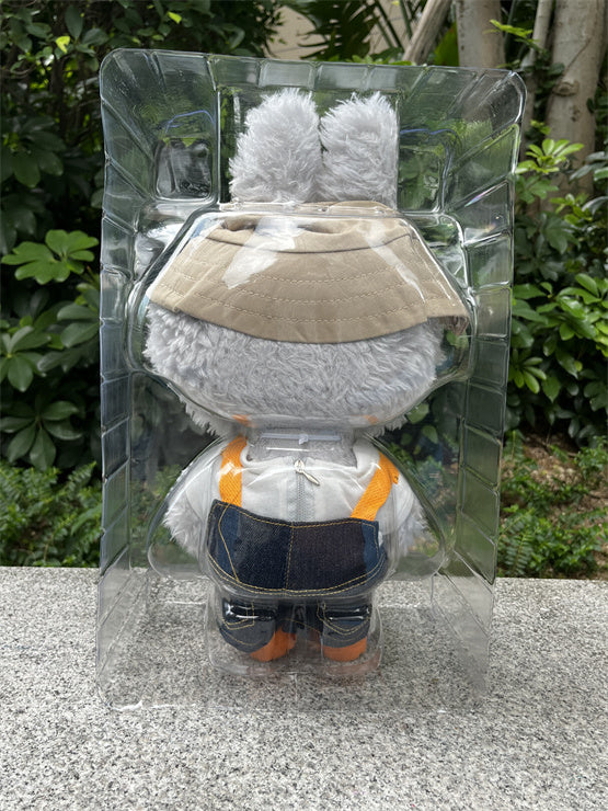 Labubu "Fall in Wild" Vinyl Plush Doll (40 cm) de la marca POP MART.