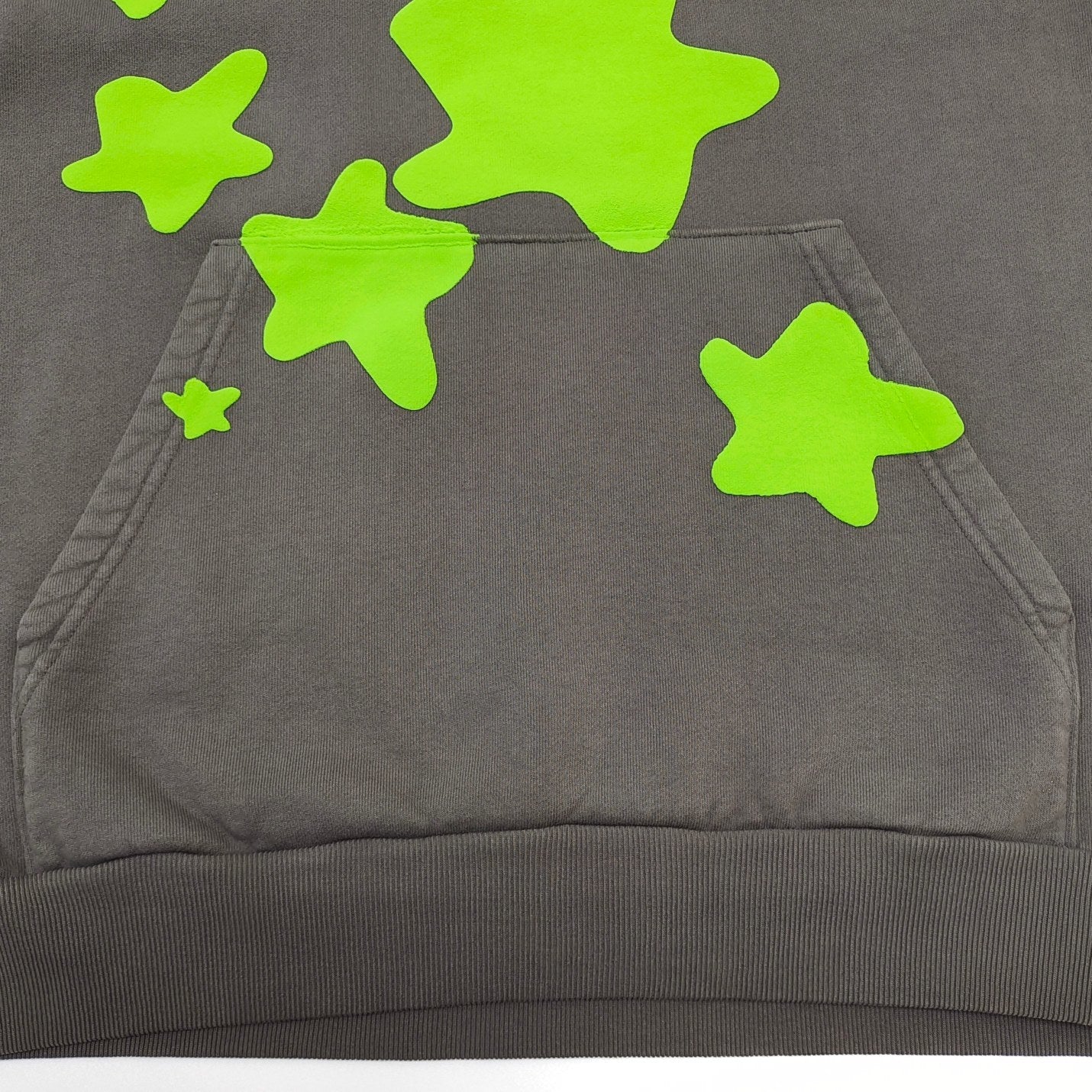 Sudadera Sp5der – Logo y Estrellas Verde Neón