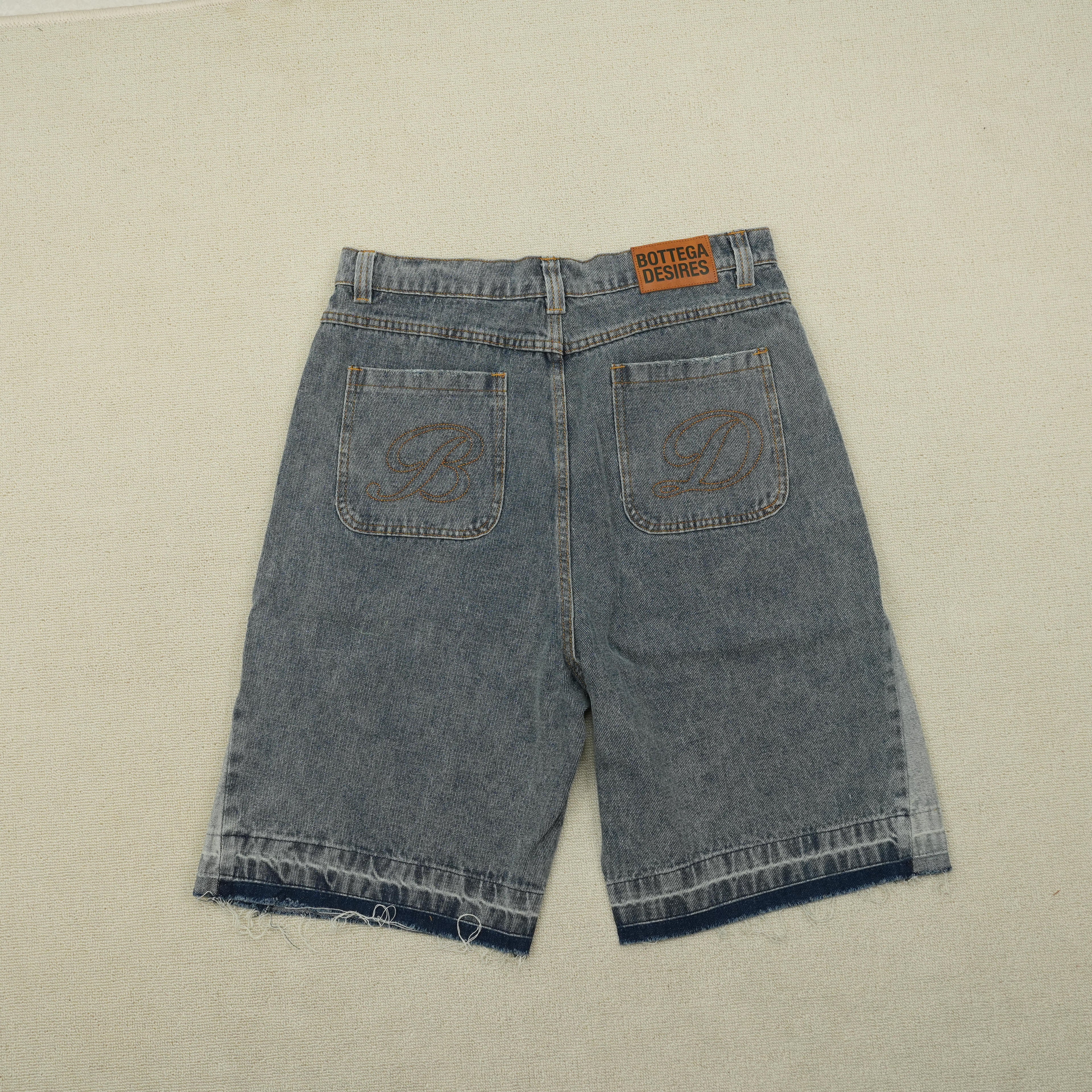 Short Bottega Desires – Logo Bordad