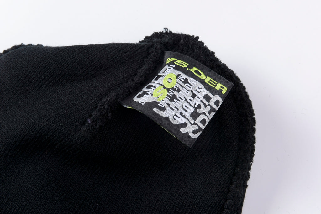 Gorro de Lana Negro con Diseño de Piedras Brillantes