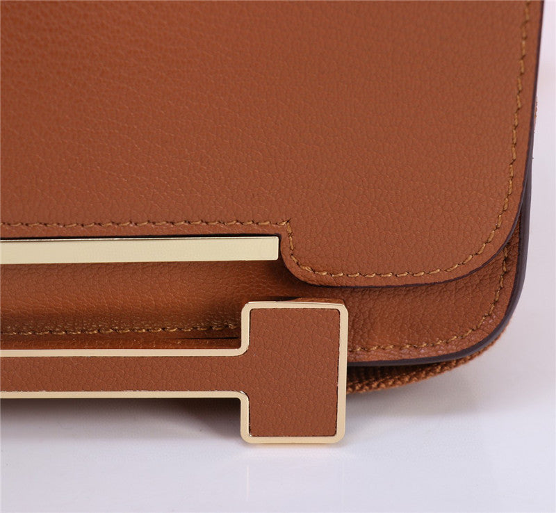 Bolso bandolera diseño elegante con cierre geométrico / Bolso cruzado de lujo accesible