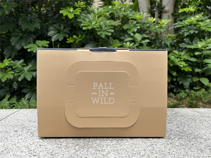 Labubu "Fall in Wild" Vinyl Plush Doll (40 cm) de la marca POP MART.