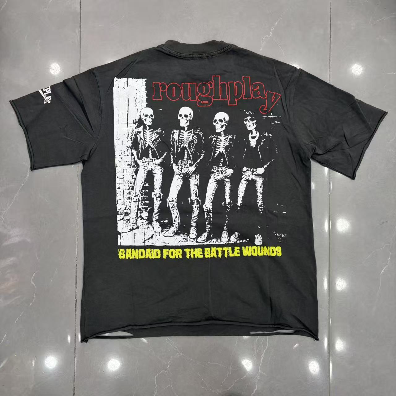 Camiseta Oversize RoughPlay "Battle For" – Gris Lavado Vintage