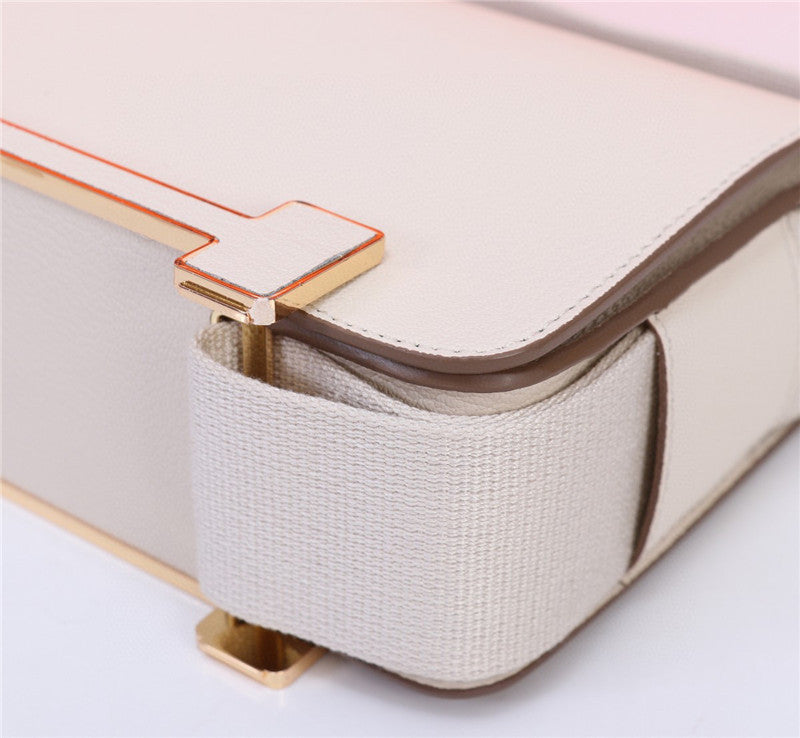 Bolso bandolera diseño elegante con cierre geométrico / Bolso cruzado de lujo accesible