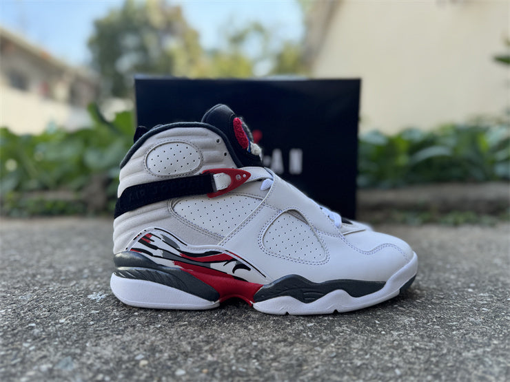 Jordan 8 Retro "Bugs Bunny / Alternate"