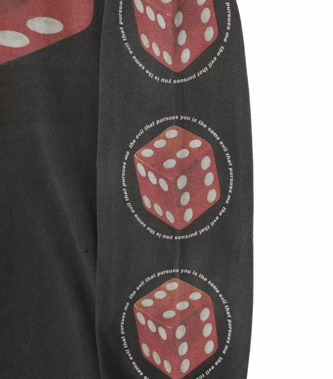 Camiseta Saint Michael – Estampado de Dados Manga Larga