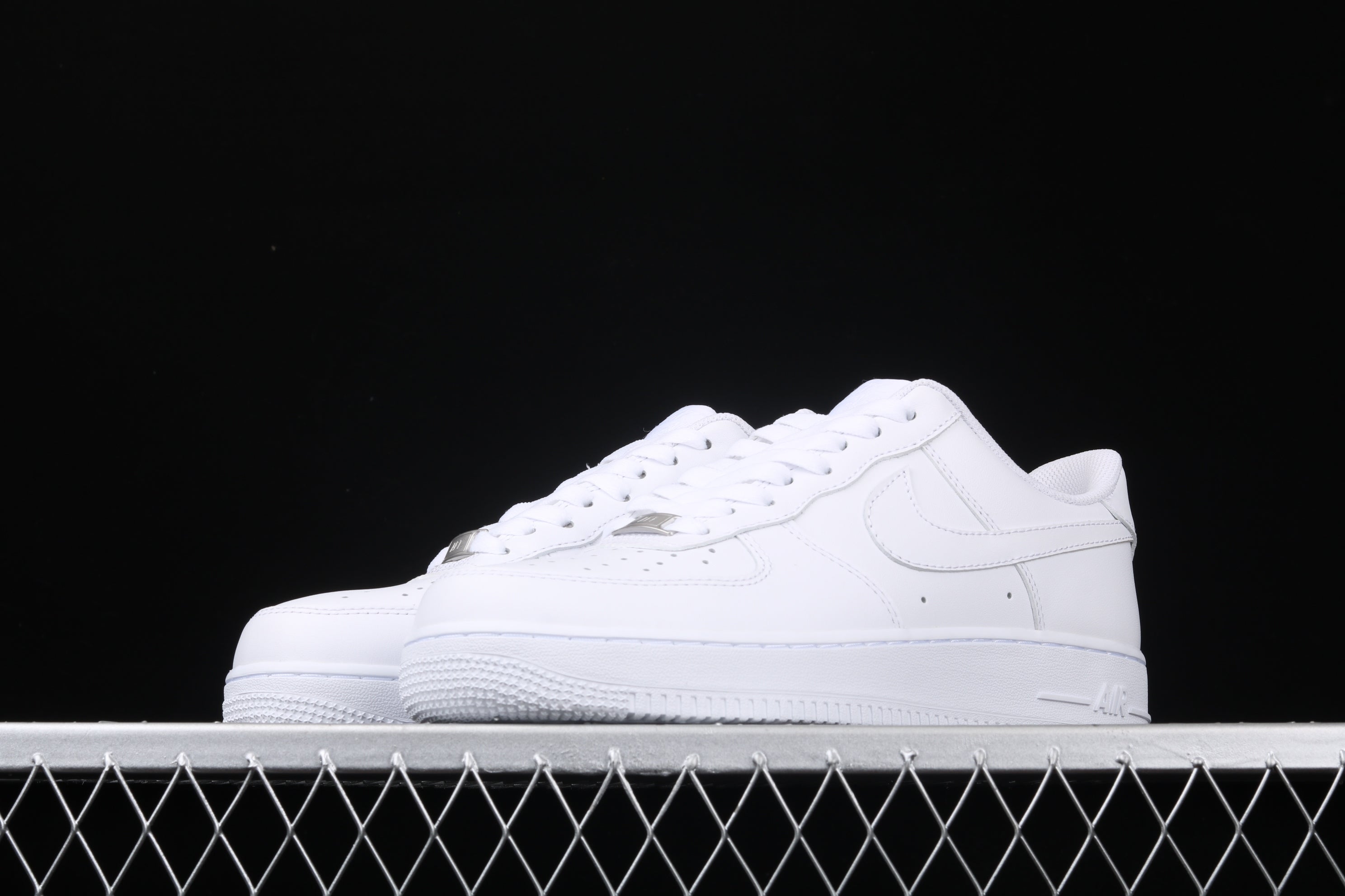 Zapatillas clásicas blancas bajas / Zapatillas estilo básico atemporal