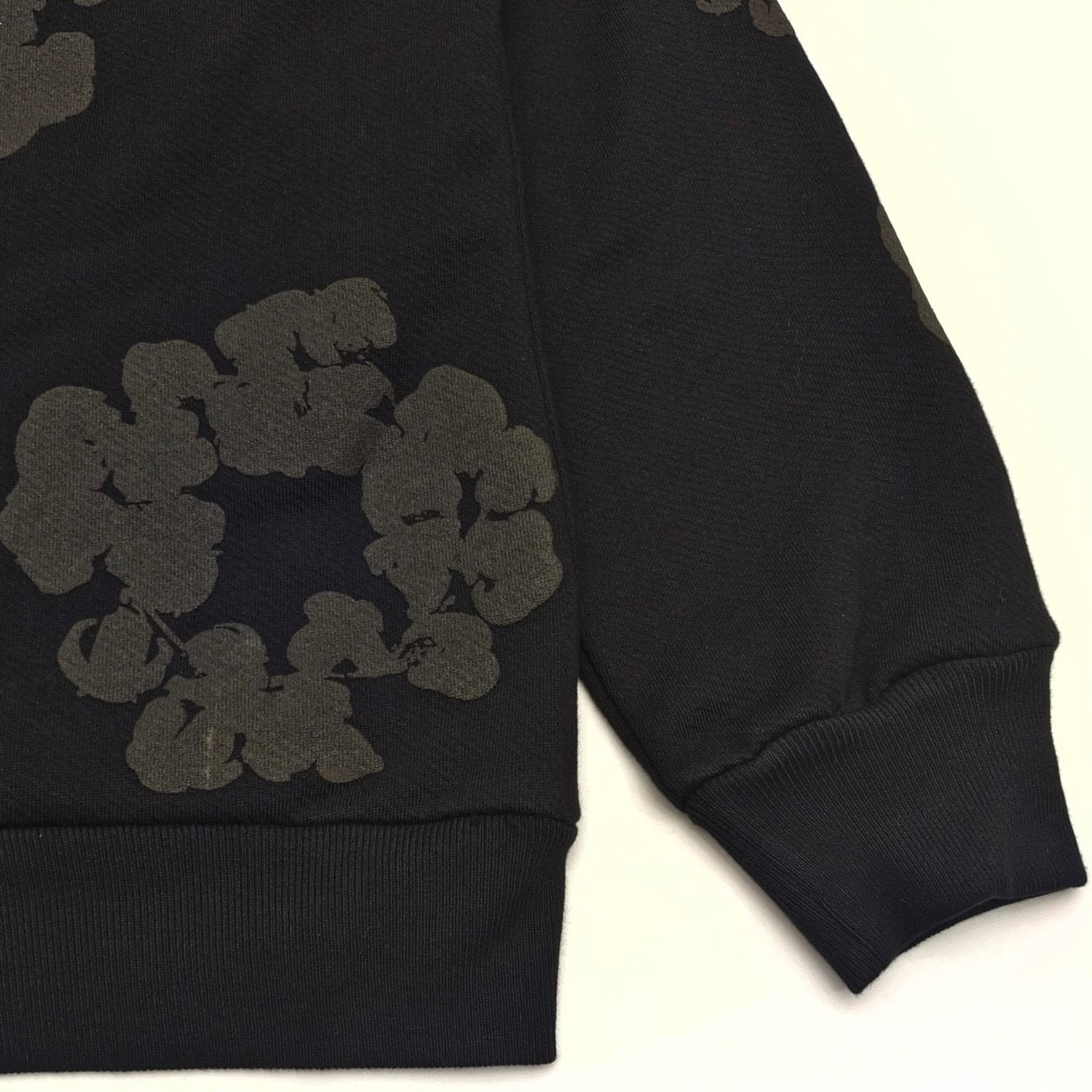 Sudadera Denim Tears – Patrón Corona de Flores Completo