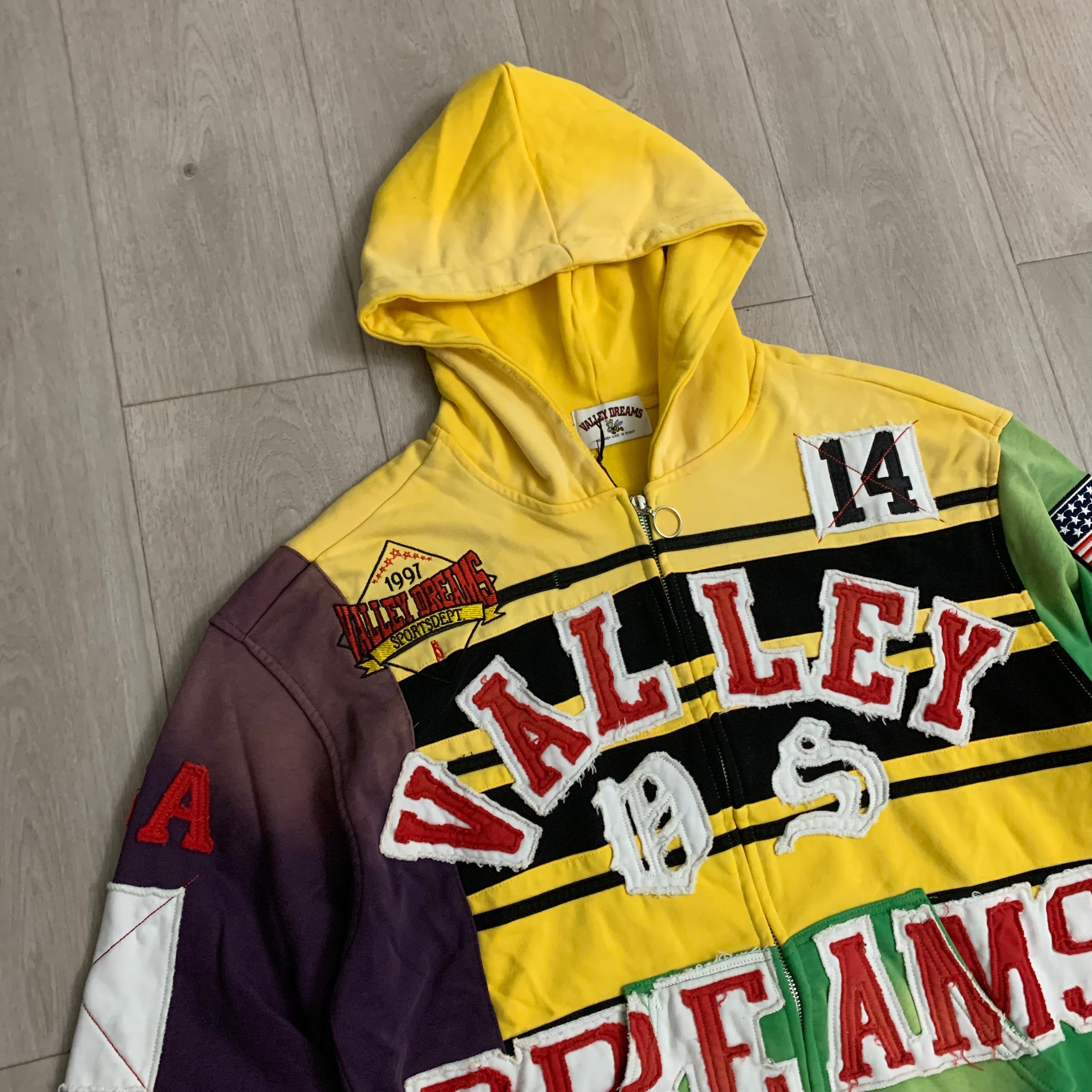Abrigo Vale Forever "Valley Dreams" Collage Zip-Up Hoodie