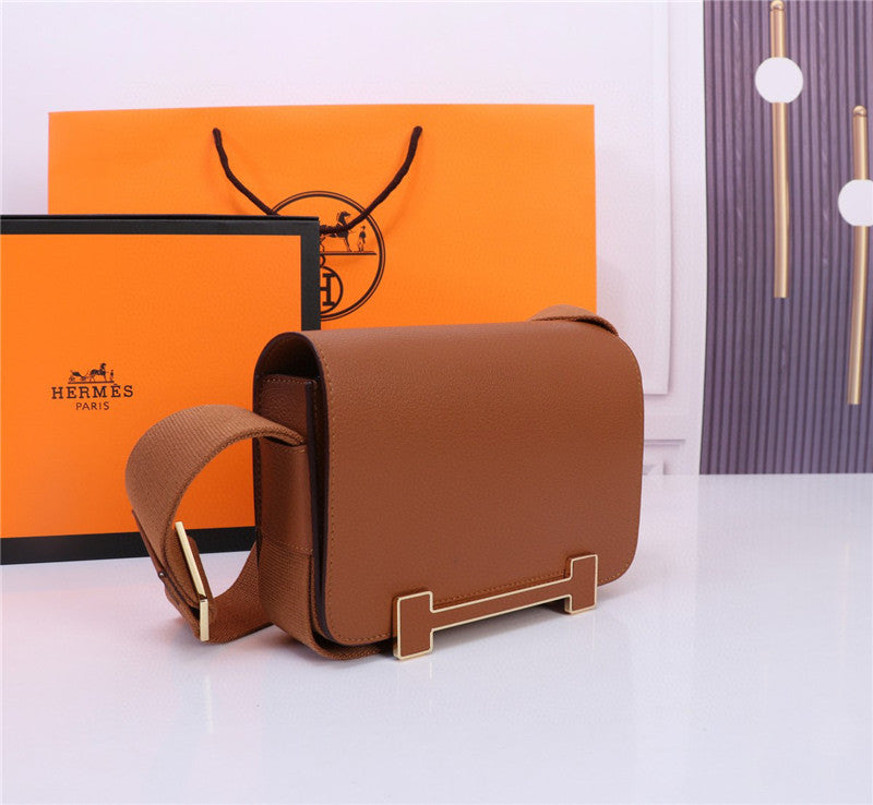 Bolso bandolera diseño elegante con cierre geométrico / Bolso cruzado de lujo accesible