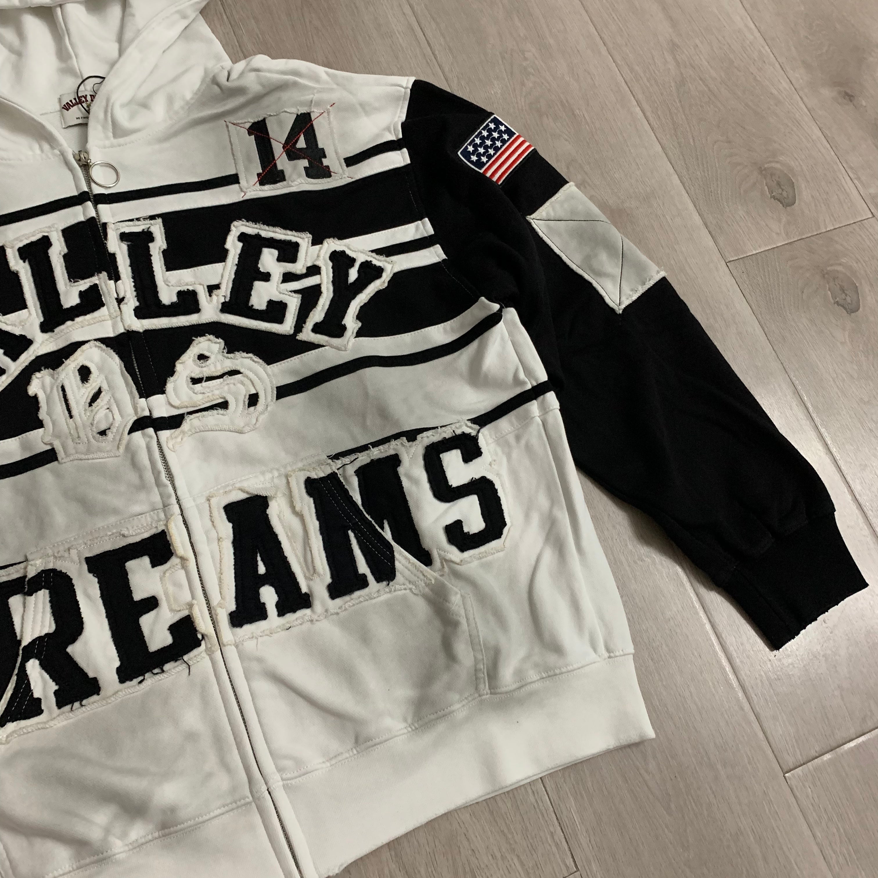 Abrigo Vale Forever "Valley Dreams" Collage Zip-Up Hoodie