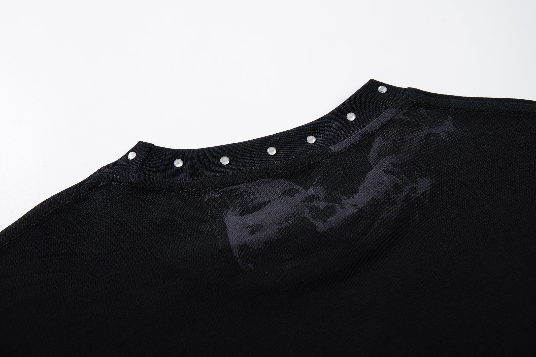 Camiseta Corta Urbana BKYS "Disaster" - Off-White / Gris Claro