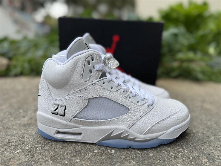 Jordan 5 Retro "Metallic White"