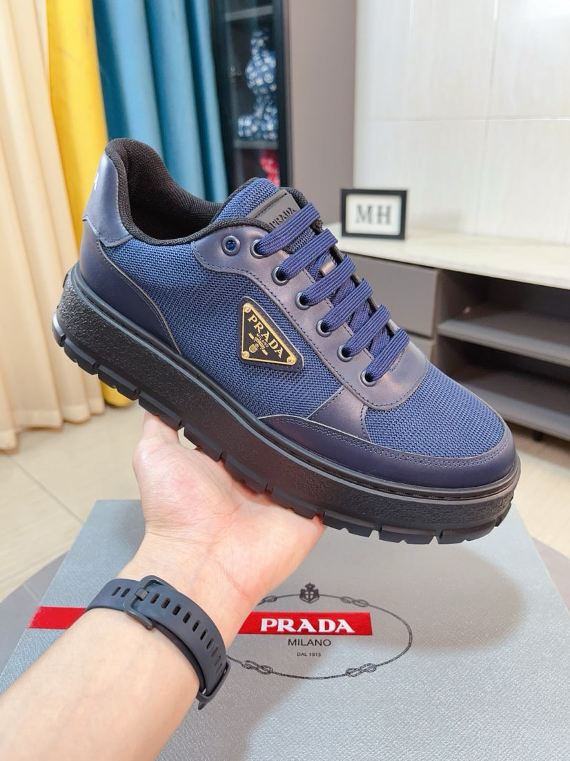Prada Macro Re-Nylon y Piel Cepillada