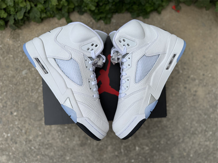 Jordan 5 Retro "Metallic White"