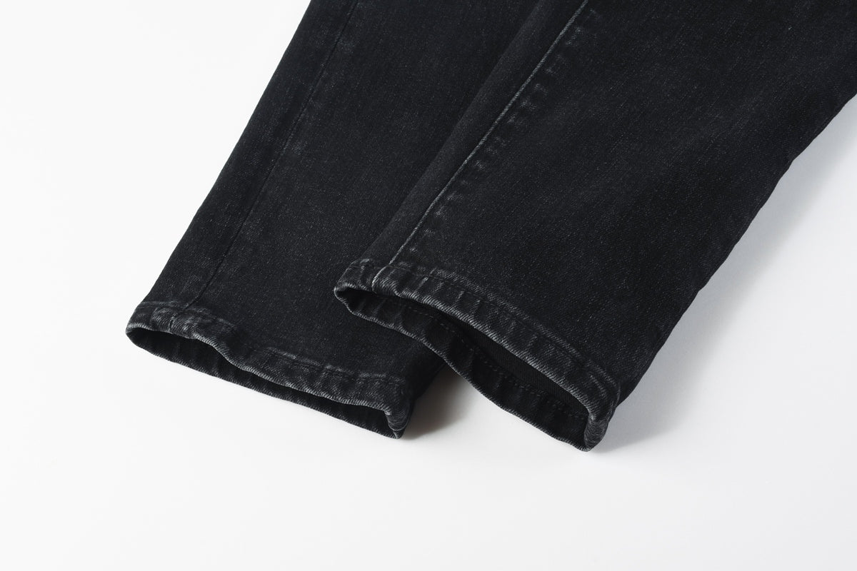 Jeans Negro Desgastado – Detalles en Pedrería
