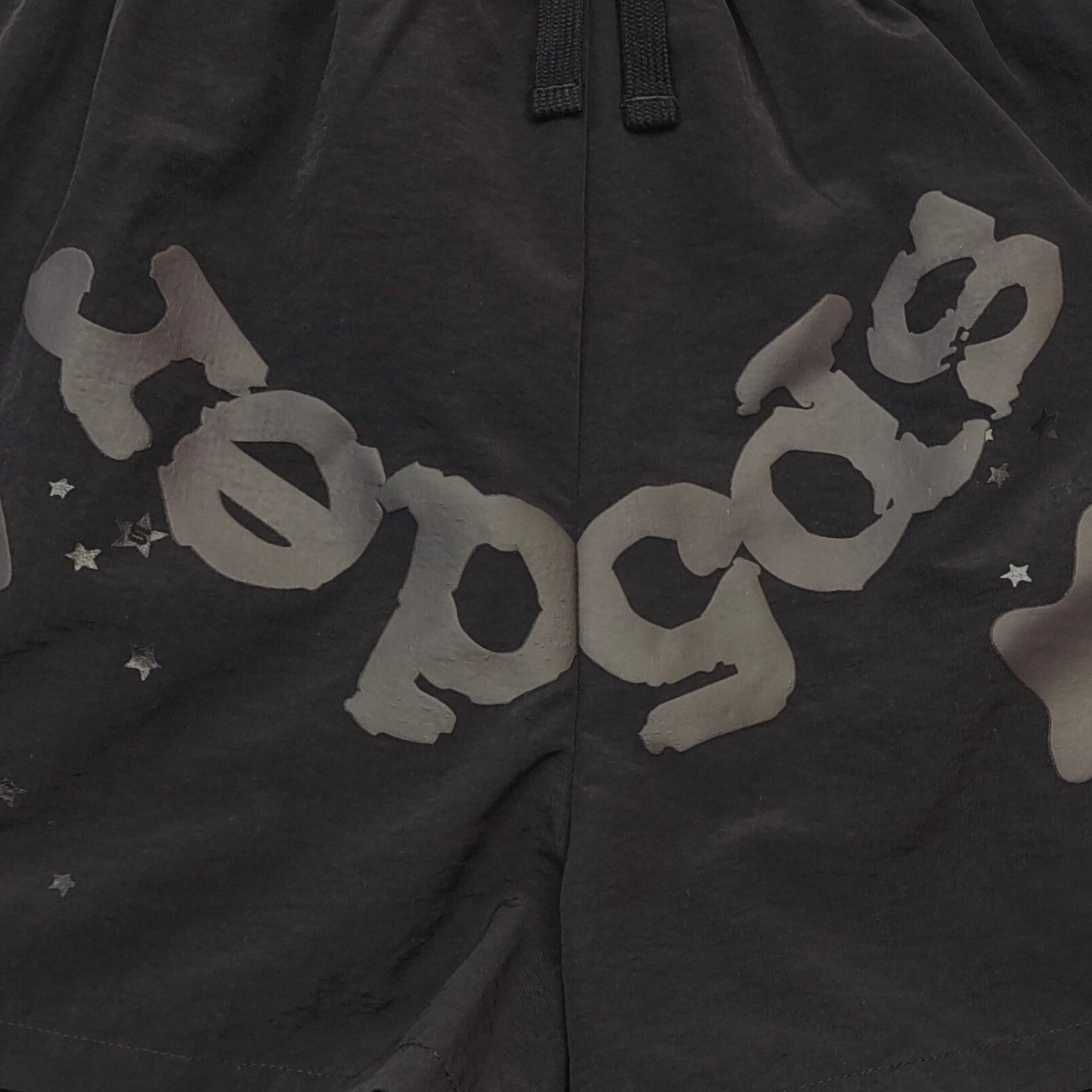 Shorts Sp5der – Doble Capa con Logo y Estrellas