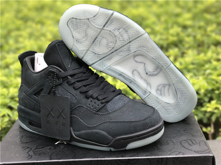 Air Jordan 4 Retro x KAWS 'Black' (Edición Limitada)