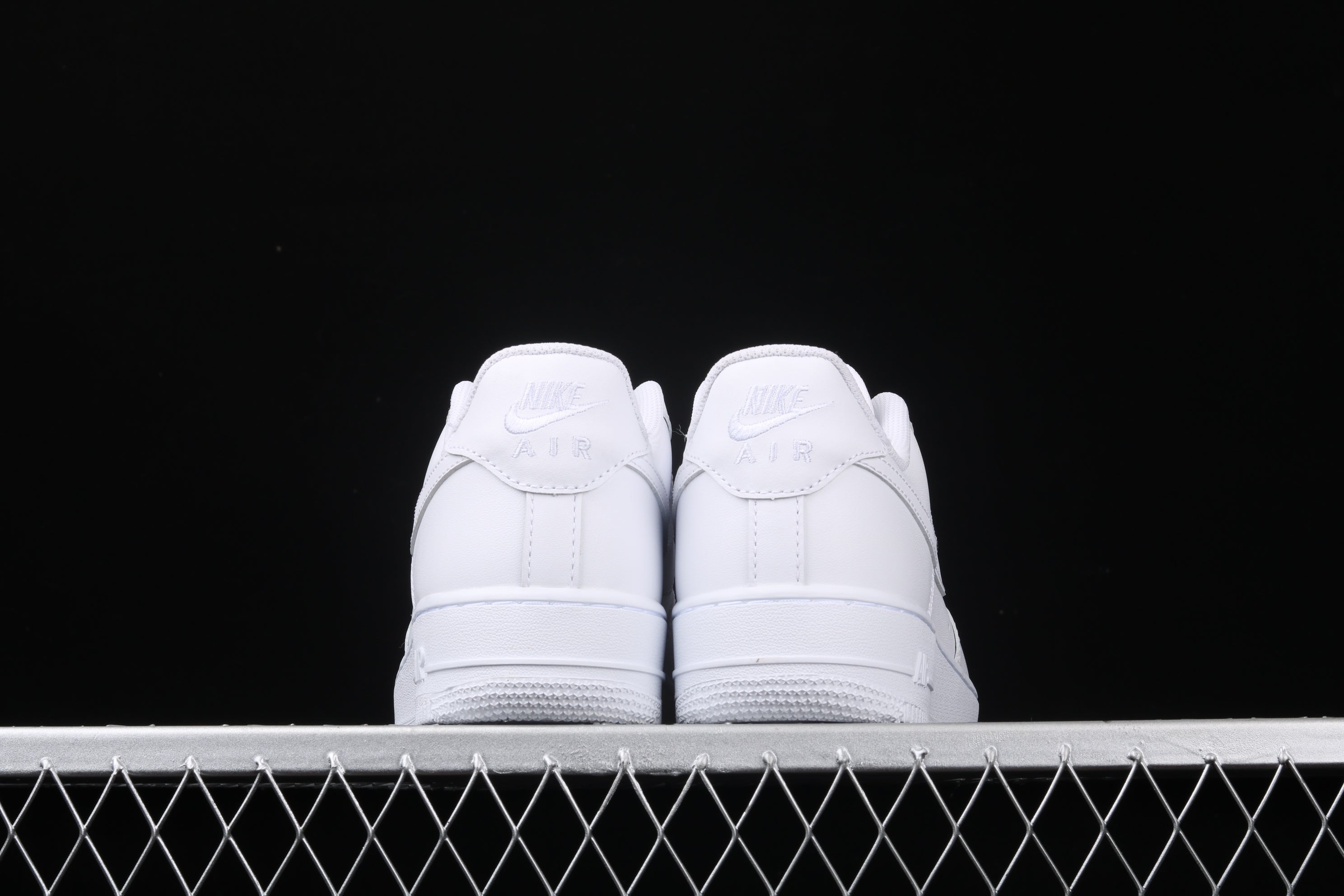 Zapatillas clásicas blancas bajas / Zapatillas estilo básico atemporal