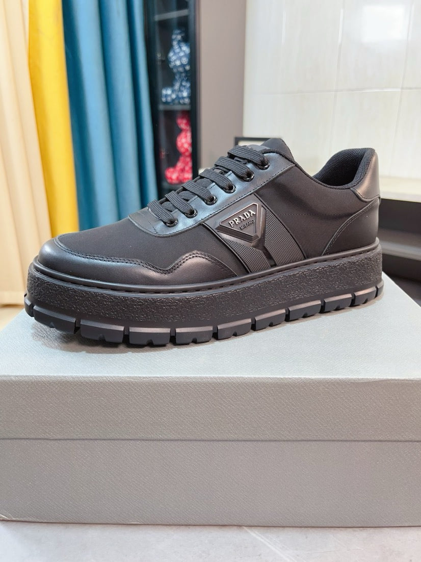 Prada Macro Re-Nylon y Piel Cepillada