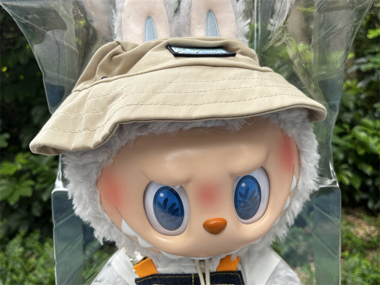 Labubu "Fall in Wild" Vinyl Plush Doll (40 cm) de la marca POP MART.