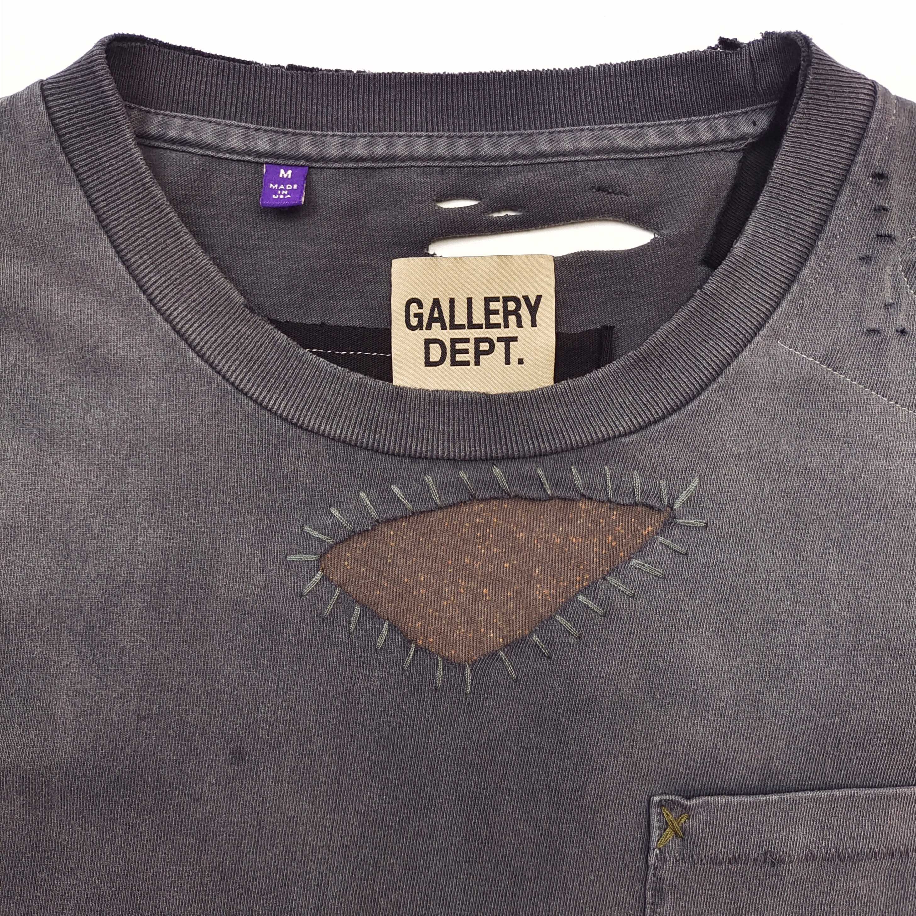 Camiseta Gallery Dept. – Lavado Carbón con Detalles Desgastados