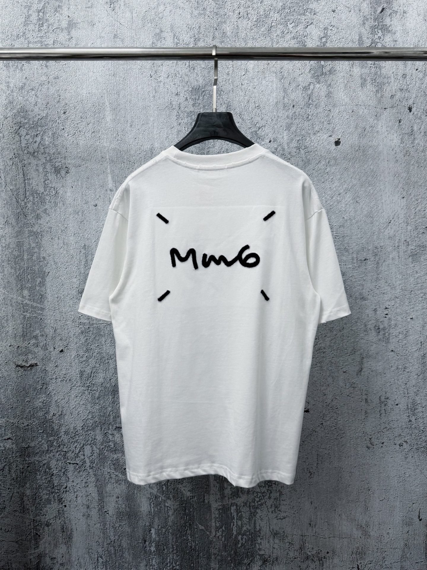 Camiseta MM6 Maison Margiela Bordada – Black