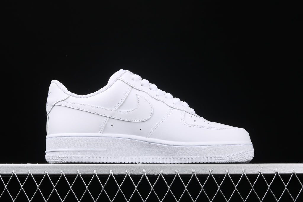 Zapatillas clásicas blancas bajas / Zapatillas estilo básico atemporal