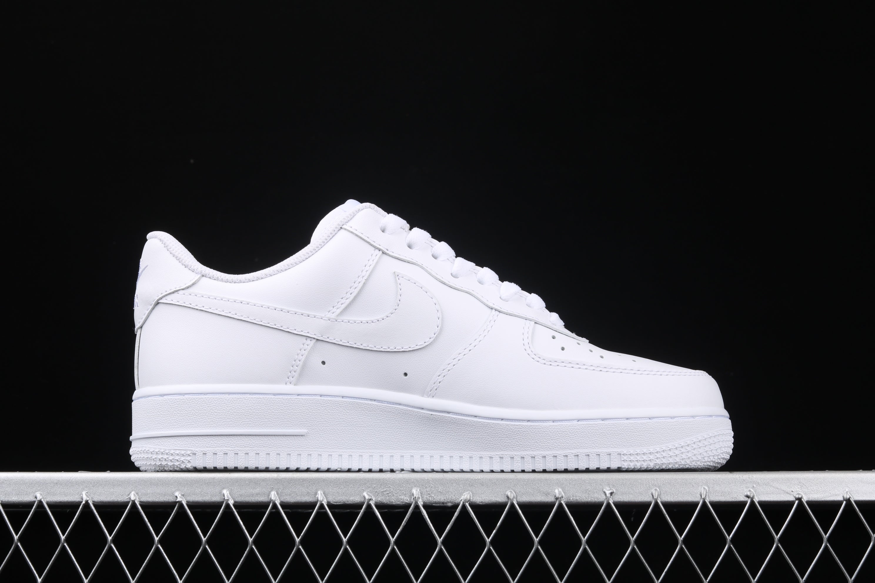 Zapatillas clásicas blancas bajas / Zapatillas estilo básico atemporal