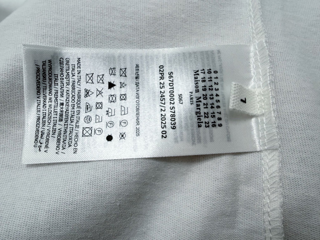 Camiseta MM6 Maison Margiela Bordada – Black